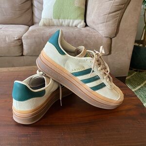 Adidas Originals Gazelle trainers in white and green